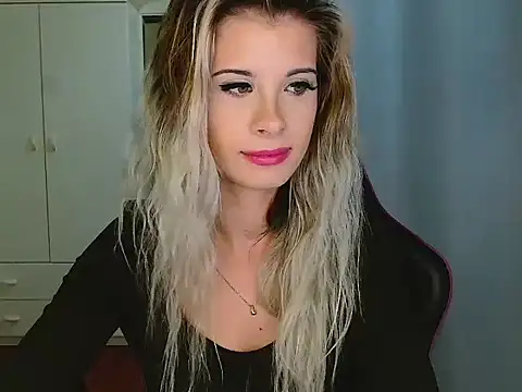 KristineGlow online show from 12/15/25, 07:18