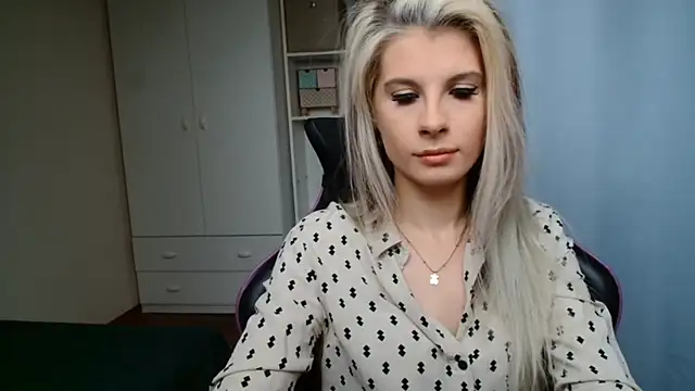 KristineGlow online show from 05/09/26, 06:29