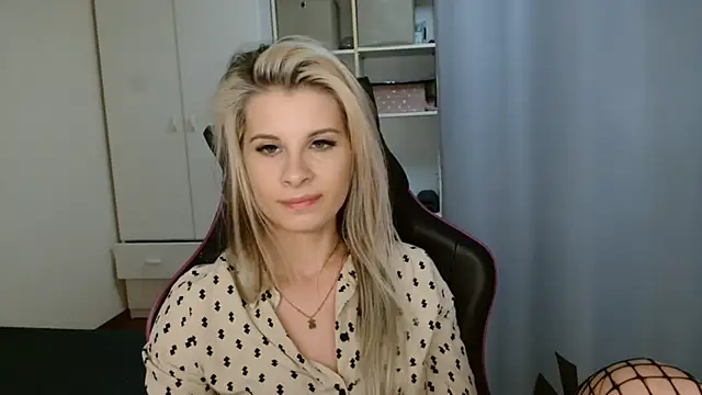 KristineGlow online show from 05/09/26, 06:35