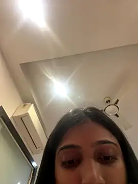 Snapshot of HeerStd chatting on 01/08/26, 11:01 HeerStd online show from 01/08/26, 11:01