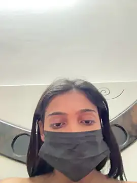 Snapshot of HeerStd chatting on 02/15/26, 04:31 HeerStd online show from 02/15/26, 04:31