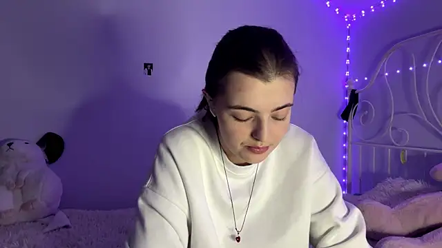 HoneyMist online show from 11/10/25, 04:17