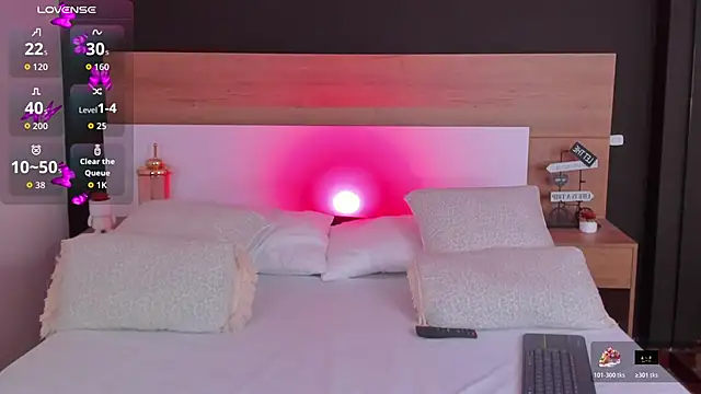 Snapshot of MiaTaylorSweet chatting on 11/04/25, 01:10 MiaTaylorSweet online show from 11/04/25, 01:10