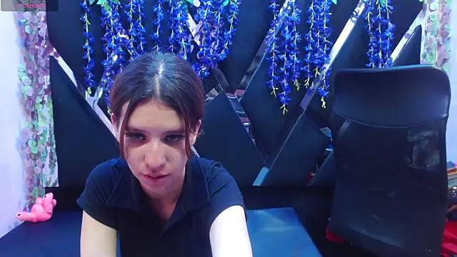 Snapshot of Gigi_Glase chatting on 09/16/25, 09:38 Gigi Glase online show from 09/16/25, 09:38