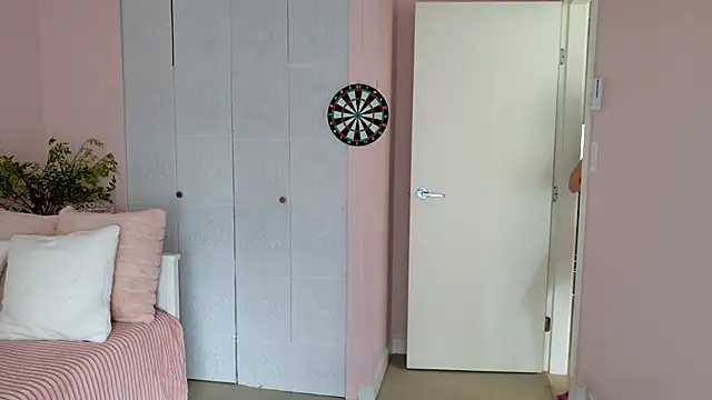 Snapshot of SirenSwitch chatting on 09/08/25, 07:57 SirenSwitch online show from 09/08/25, 07:57