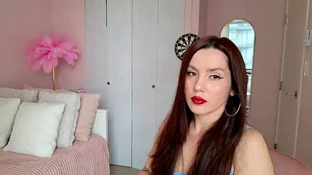 Snapshot of SirenSwitch chatting on 11/05/25, 09:04 SirenSwitch online show from 11/05/25, 09:04