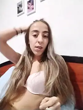 Snapshot of BarbiieeMiauh chatting on 09/21/25, 10:11 BarbiieeMiauh online show from 09/21/25, 10:11