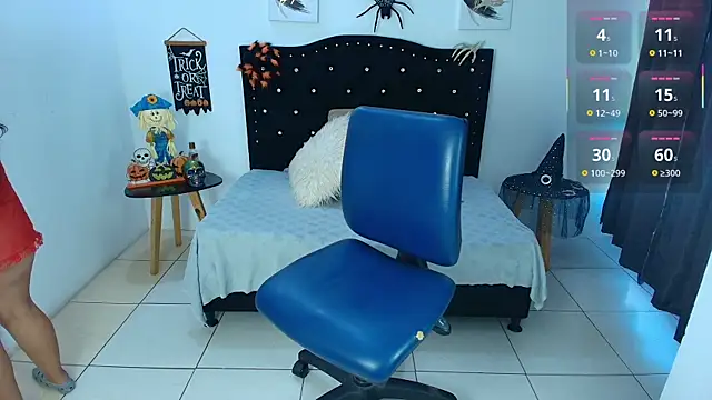 SammySmall F w online show from 10/14/25, 09:26