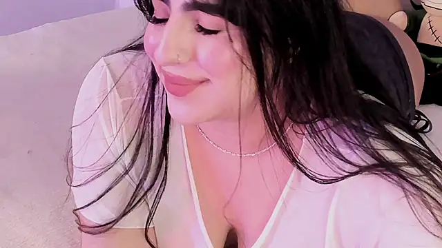 Camila Matinez  online show from 12/16/25, 01:10