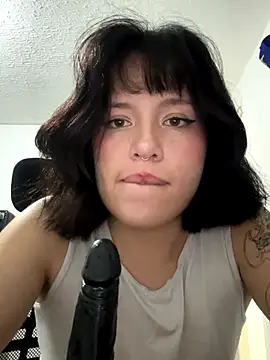 aliciia 23 online show from 09/28/25, 05:35