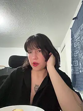 aliciia 23 online show from 10/02/25, 03:24