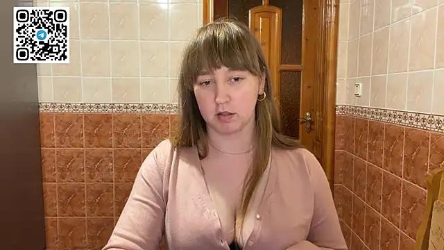 MaroonMoon  online show from 04/18/26, 07:58