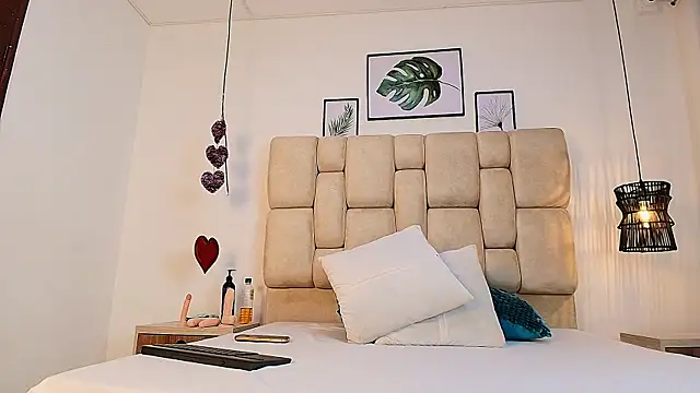 elizawiliamst online show from 09/22/25, 11:45