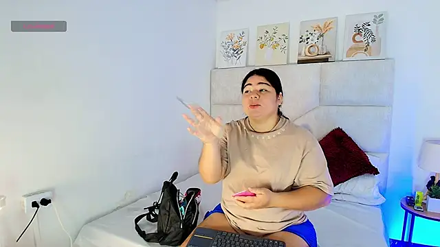 Snapshot of elizawiliamst chatting on 06/12/26, 12:15 elizawiliamst online show from 06/12/26, 12:15
