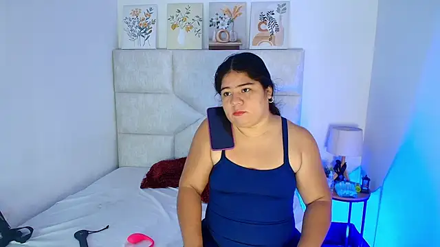 Snapshot of elizawiliamst chatting on 07/15/26, 11:59 elizawiliamst online show from 07/15/26, 11:59