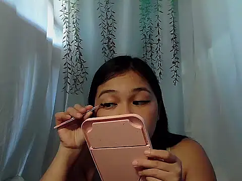 Snapshot of Zachariah_05 chatting on 11/28/25, 07:11 Zachariah 05 online show from 11/28/25, 07:11