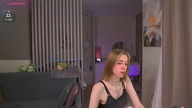 Snapshot of sofiapurex chatting on 10/09/25, 06:17 sofiapurex online show from 10/09/25, 06:17