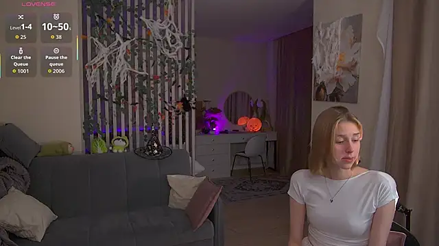 Snapshot of sofiapurex chatting on 10/26/25, 07:53 sofiapurex online show from 10/26/25, 07:53