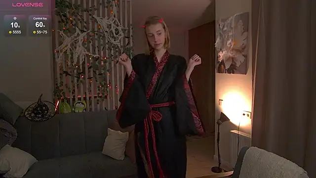 Snapshot of sofiapurex chatting on 10/30/25, 08:20 sofiapurex online show from 10/30/25, 08:20