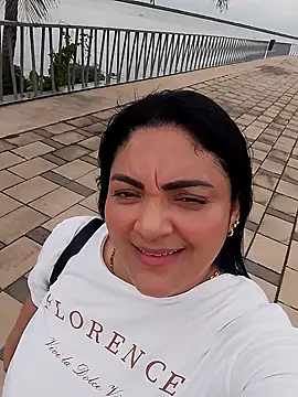 tiffany Johnson1 online show from 10/24/25, 09:11