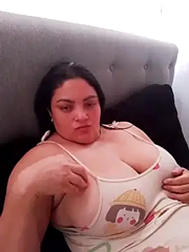 tiffany Johnson1 online show from 11/30/25, 03:49