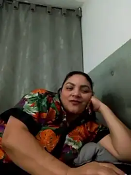 tiffany Johnson1 online show from 05/17/26, 01:58
