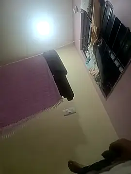 Snapshot of bobby3374 chatting on 09/17/25, 05:25 bobby3374 online show from 09/17/25, 05:25