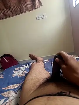 Snapshot of bobby3374 chatting on 10/11/25, 06:01 bobby3374 online show from 10/11/25, 06:01