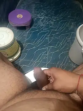 Snapshot of bobby3374 chatting on 10/16/25, 01:17 bobby3374 online show from 10/16/25, 01:17