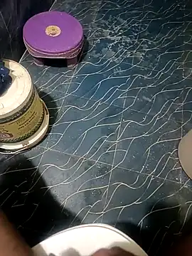 Snapshot of bobby3374 chatting on 11/06/25, 04:52 bobby3374 online show from 11/06/25, 04:52