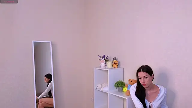 miacuteeee online show from 10/23/25, 04:06