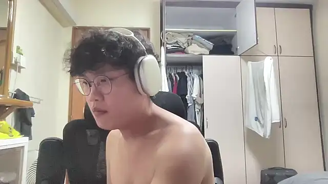 Passionatetwink2 online show from 02/12/26, 11:16