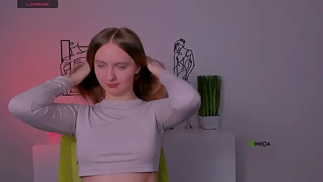 mila glow1 online show from 10/01/25, 07:31