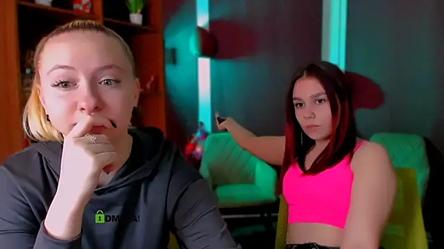 mila glow1 online show from 02/13/26, 06:31