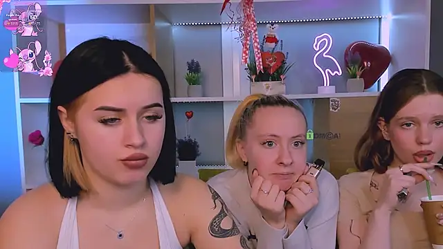 mila glow1 online show from 02/15/26, 11:34