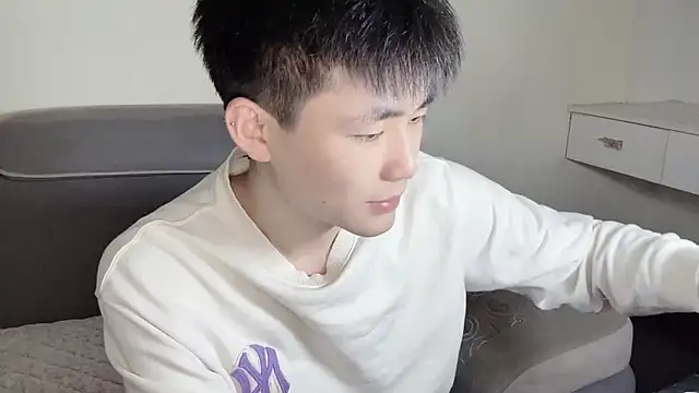 xiaoyang5200 online show from 10/21/25, 03:46