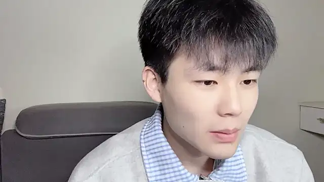 xiaoyang5200 online show from 11/22/25, 02:38