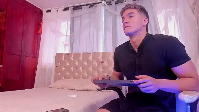 paull george online show from 10/22/25, 03:12