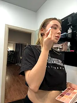 LunaMillie online show from 11/09/25, 01:31