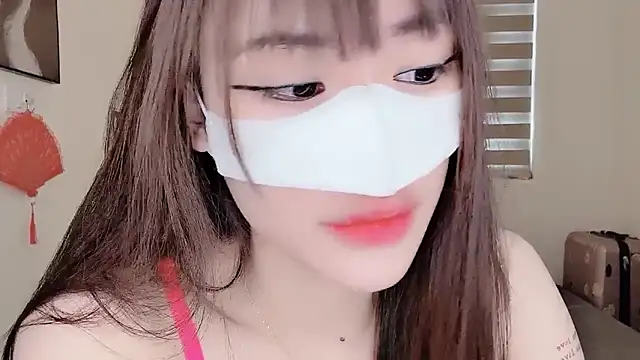 Snapshot of MaiLiiil chatting on 09/12/25, 04:12 MaiLiiil online show from 09/12/25, 04:12