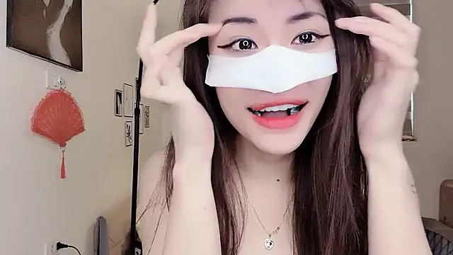 Snapshot of MaiLiiil chatting on 09/14/25, 04:22 MaiLiiil online show from 09/14/25, 04:22