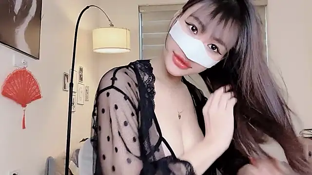 Snapshot of MaiLiiil chatting on 09/29/25, 04:50 MaiLiiil online show from 09/29/25, 04:50