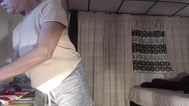 Snapshot of ANALTRAINING4U2 chatting on 10/29/25, 06:15 ANALTRAINING4U2 online show from 10/29/25, 06:15