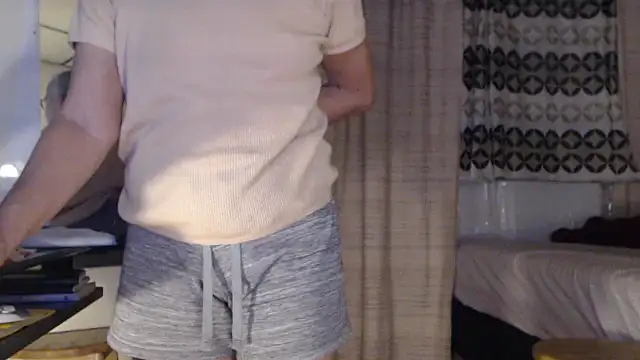 Snapshot of ANALTRAINING4U2 chatting on 10/30/25, 03:19 ANALTRAINING4U2 online show from 10/30/25, 03:19