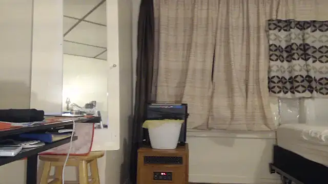 Snapshot of ANALTRAINING4U2 chatting on 12/18/25, 02:28 ANALTRAINING4U2 online show from 12/18/25, 02:28