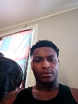 Snapshot of Dropdingo chatting on 10/21/25, 05:13 Dropdingo online show from 10/21/25, 05:13