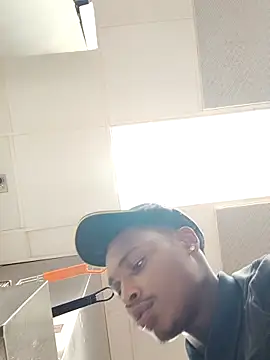 Snapshot of Dropdingo chatting on 11/15/25, 01:40 Dropdingo online show from 11/15/25, 01:40