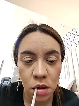 Snapshot of Sky_Junne chatting on 09/27/25, 05:07 Sky Junne online show from 09/27/25, 05:07