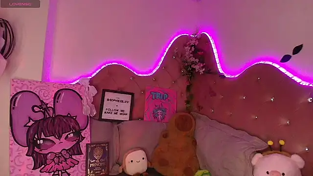 Snapshot of sophiievv chatting on 11/13/25, 07:13 sophiievv online show from 11/13/25, 07:13