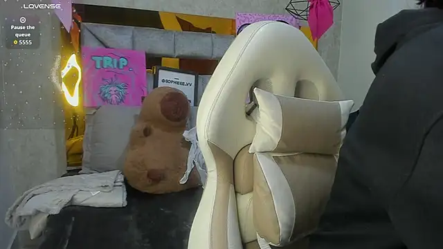 Snapshot of sophiievv chatting on 11/23/25, 08:08 sophiievv online show from 11/23/25, 08:08